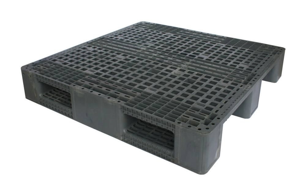 48 x 48 – Rackable Plastic Pallet – Open Deck, 3 Runners
