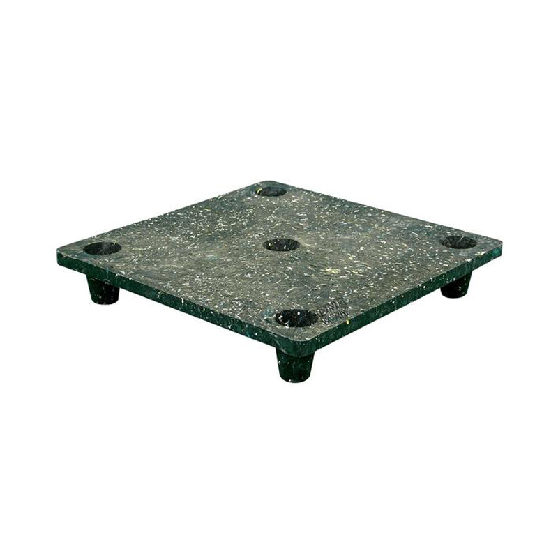 30 x 30 – Nestable Plastic Pallet