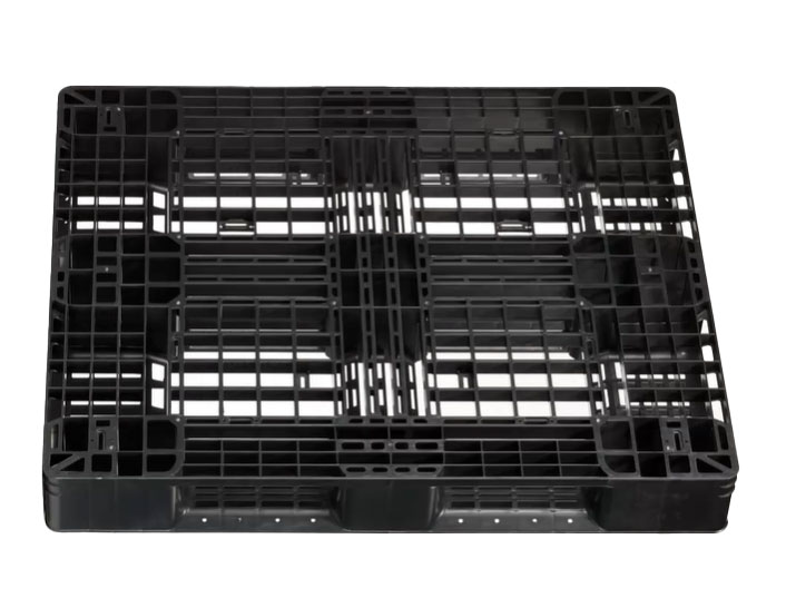 48 x 40 – Used Stackable Plastic Pallets